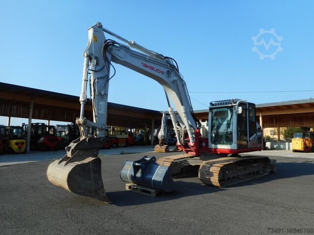 Pásové rýpadlo Takeuchi TB 2150 ( 15.095kg ) mit Schwenkarm