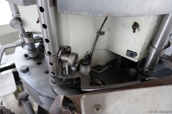 Encorchadora de vinho de 6 cabeças BERTOLASO DELTA 406