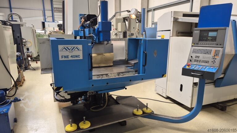 Fresadora de ferramentas CNC - Universal AVIA FNE 40 NC