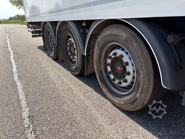 スーツケース A&D Box 2.80Mtr H / Doppelstock /  Lift-Axle / SAF ...