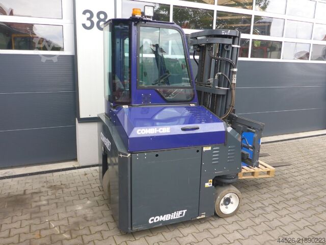 Fire-vejs frontlæsser Combilift CBE3000