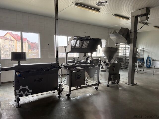 Filling machine + forming machine + separator Kompletna linia do produkcji hamburgerów Roobot 500 + FM250 + SC261