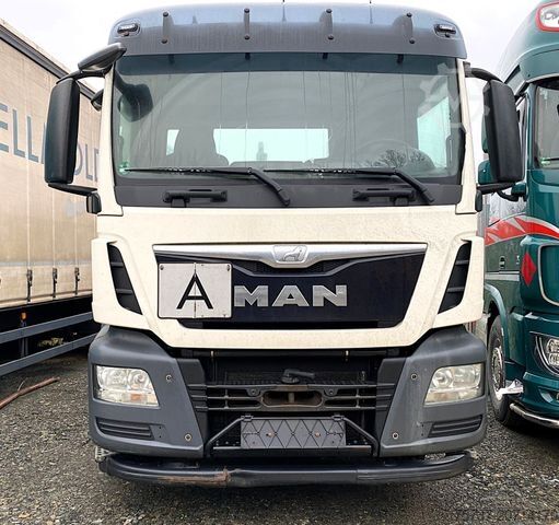 卷臂钩自卸卡车 MAN 26.440 TGS 6x4