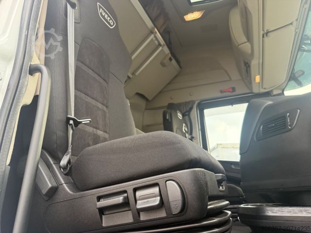 标准牵引车头 IVECO Stralis S-WAY AS440S48T/P Standklima Retarder