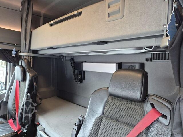 Unit traktor standar Renault T-High