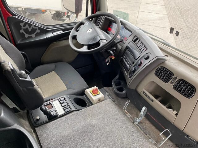 Chiếc vali Renault Premium 380 / 6x2/4 / Drinks Transport