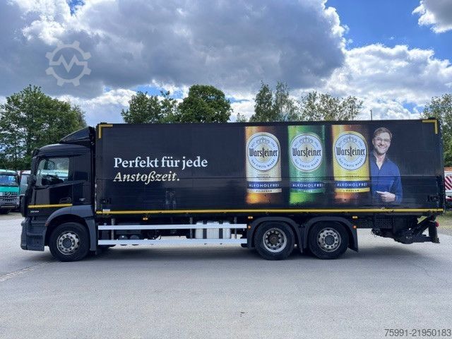 LKW mit Getränkeaufbau MERCEDES-BENZ Antos 3-Achser MB 2533 mit Geränkekoffer und LBW