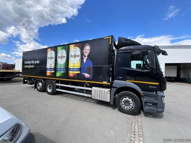 LKW mit Getränkeaufbau MERCEDES-BENZ Antos 3-Achser MB 2533 mit Geränkekoffer und LBW