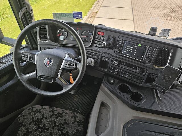 Terpal geser SCANIA P320 6X2*4 TAILLIFT AIRCO