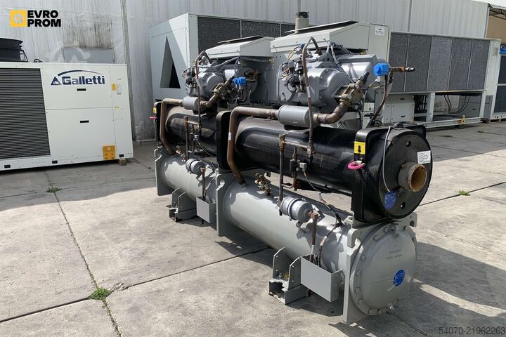 Chiller Used Industrial Chiller CARRIER - 449 kW | With warranty
