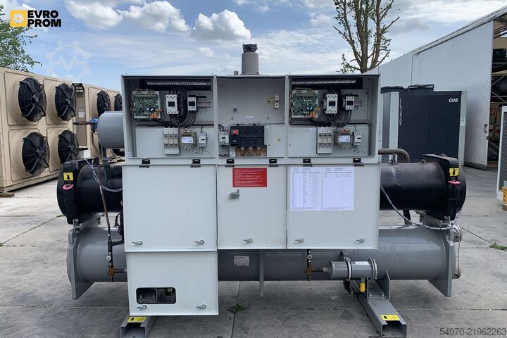 Chiller Used Industrial Chiller CARRIER - 449 kW | With warranty