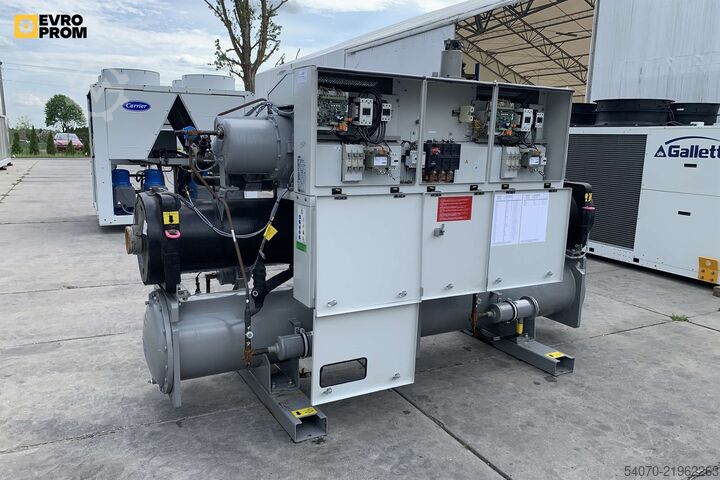 Chiller Used Industrial Chiller CARRIER - 449 kW | With warranty