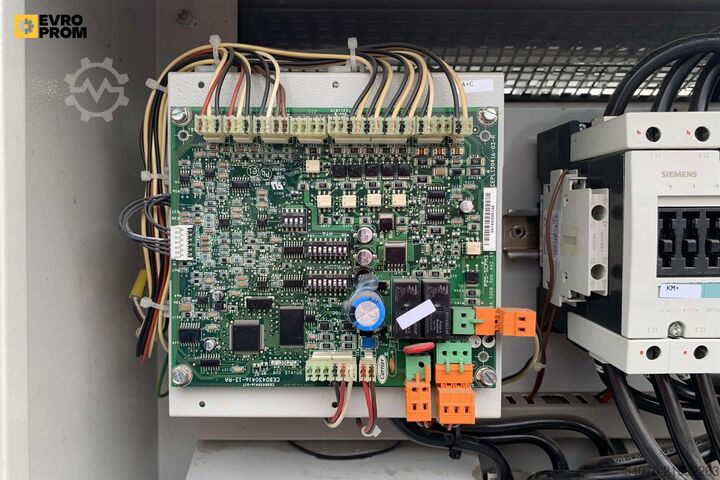 Chiller Used Industrial Chiller CARRIER - 449 kW | With warranty