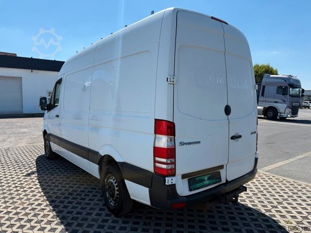 Kombi z visokim stropom MERCEDES-BENZ Sprinter 216 Kasten L2-H2 MOTORSCHADEN