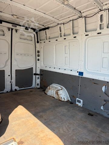 Kombi z visokim stropom MERCEDES-BENZ Sprinter 216 Kasten L2-H2 MOTORSCHADEN