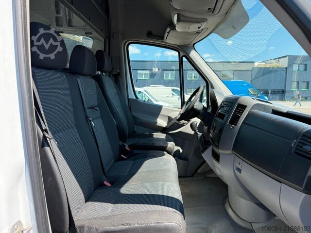 Kombi z visokim stropom MERCEDES-BENZ Sprinter 216 Kasten L2-H2 MOTORSCHADEN