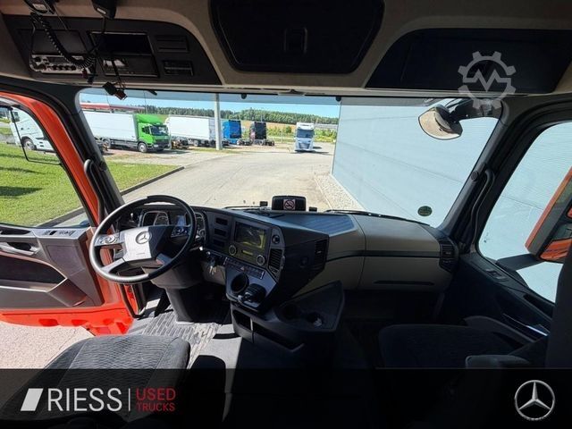 Ladbil med presenning MERCEDES-BENZ Mercedes Benz 3 Achser 6x2 AUT LM