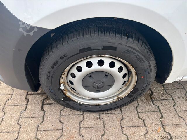 Furgoneta MERCEDES-BENZ Vito 111 CDI Kasten Lang/ Klima / PDC /