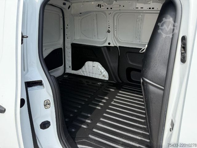 Dobozos furgon Citroen BERLINGO M CLUB 130 EAT 8