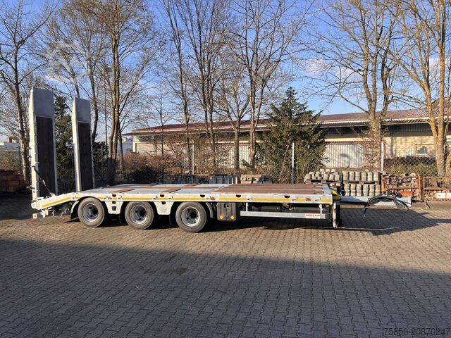 Low loader trailer Möslein TT 34 Zugrohr Gerade 34 t GG Tridem- Tieflader 3 Achs, gelenktNeufahrzeug