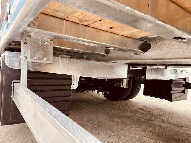 Low loader trailer Möslein TT 34 Zugrohr Gerade 34 t GG Tridem- Tieflader 3 Achs, gelenktNeufahrzeug