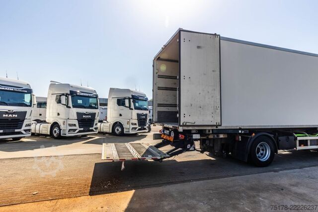 Koper RENAULT D 320+HAYON BAR 2 T.