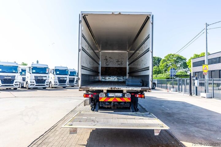 Koper RENAULT D 320+HAYON BAR 2 T.