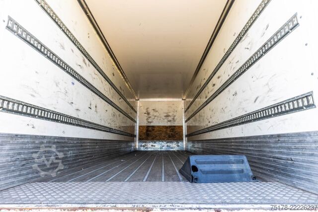 Koper RENAULT D 320+HAYON BAR 2 T.