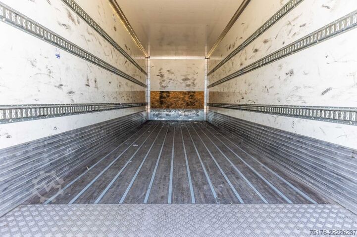 Koper RENAULT D 320+HAYON BAR 2 T.