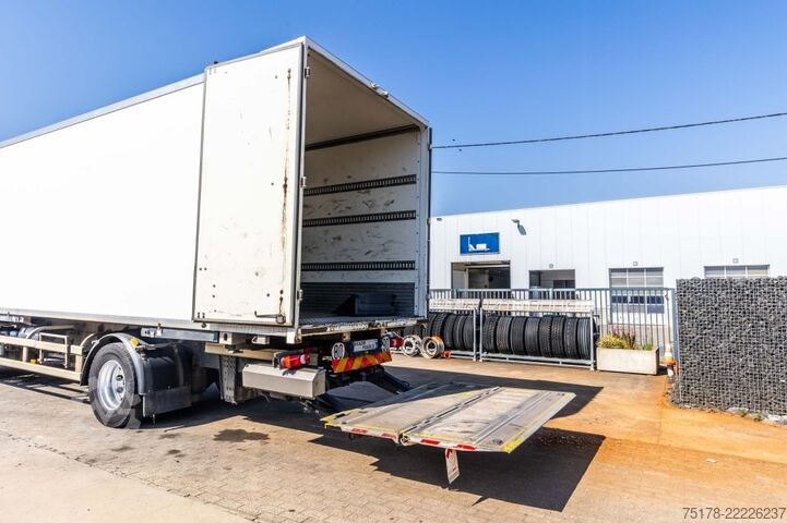 Koper RENAULT D 320+HAYON BAR 2 T.