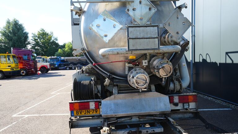 Tanker truck Mercedes-Benz ACTROS 2541 6x2 Vacuum high pressure tank