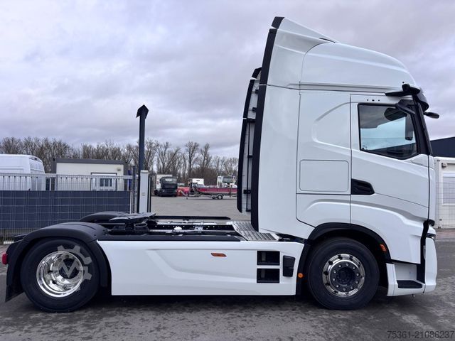 Standard tractor unit IVECO S Way 500 Retarder ALU Doppel Tank Standklima