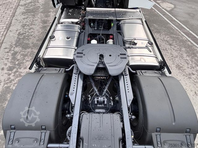 Standard tractor unit IVECO S Way 500 Retarder ALU Doppel Tank Standklima