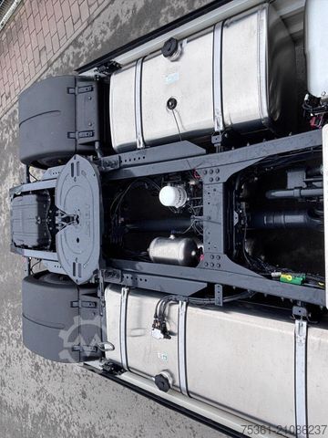 Standard tractor unit IVECO S Way 500 Retarder ALU Doppel Tank Standklima