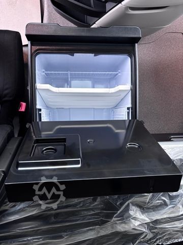 Standard tractor unit IVECO S Way 500 Retarder ALU Doppel Tank Standklima