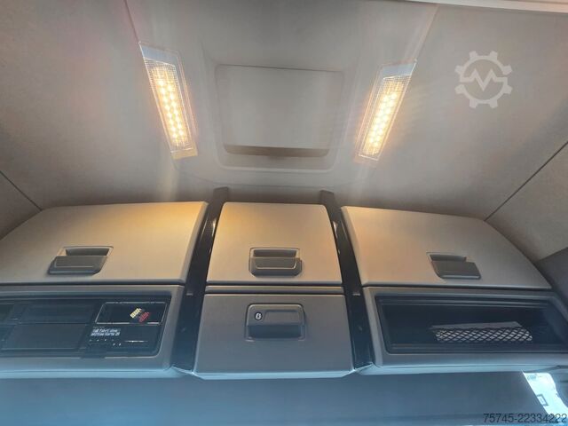 Standardni traktor jedinica RENAULT T 520 * RETARDER * ACC * KLIMAAUT. * SPURHALTE *