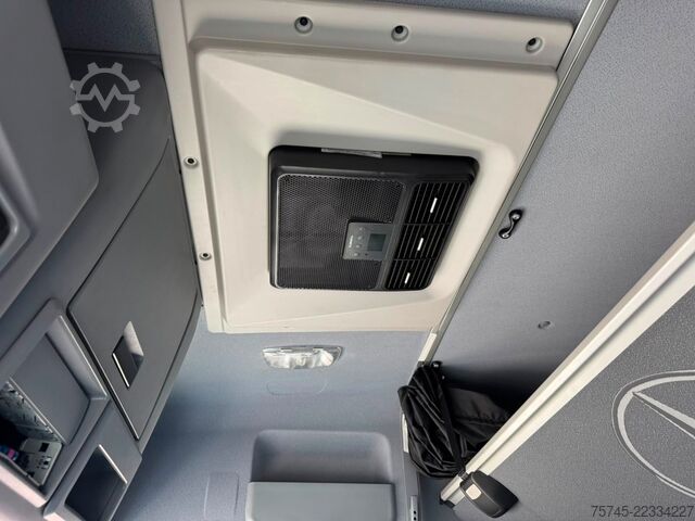 Kamion s sandukom MERCEDES-BENZ ATEGO 1530*KOFFER*LBW 2 TON*STANDKLIMA* 2 LIEGE