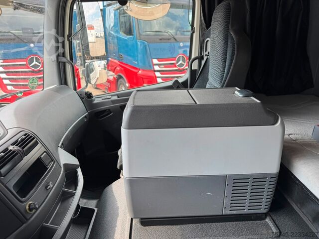 Kamion s sandukom MERCEDES-BENZ ATEGO 1530*KOFFER*LBW 2 TON*STANDKLIMA* 2 LIEGE