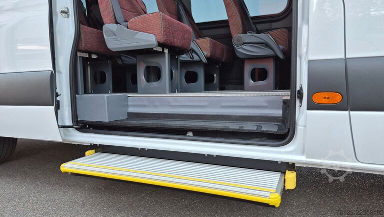Minibus MERCEDES-BENZ 10 Sprinter Lord Light 22 Sitzer Vorlauffahrzeug