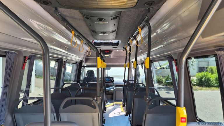 Minibus MERCEDES-BENZ Sprinter 517 Heckniederflur Vorlauffahrzeug