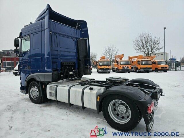 Tractor estándar DAF XF 450 FT Space Cab Großer Tank Deutscher LKW