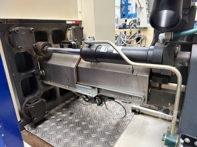 Machines à mouler par injection BATTENFELD EM 30/55 Unilog B6 Run hours: 3.200