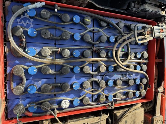 Электрический 3-колесный вилочный погрузчик Linde E16C-02