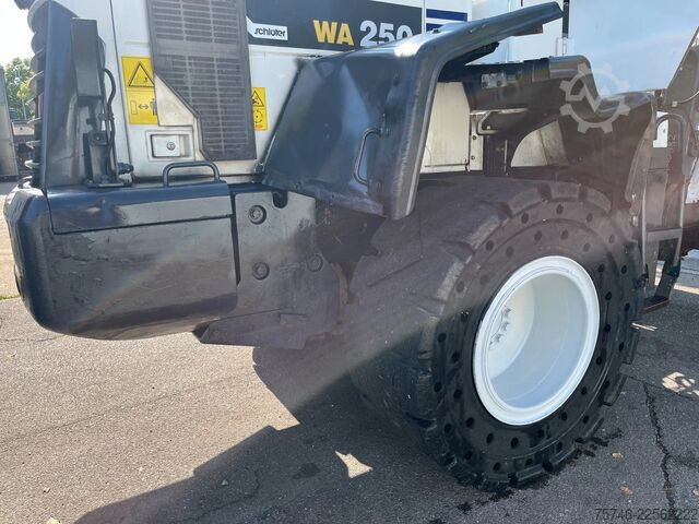 Carregadeira Komatsu WA250 WA250-6 Radlader*Klima*Hochschaufel*Recyc...