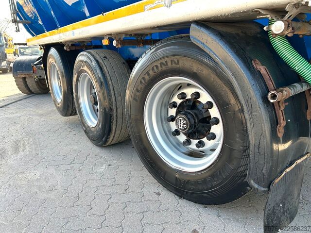 Tanker semitrailer Kotte / Garant 30m³ Gülletankauflieger/Gelenkt