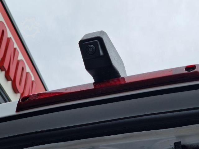 Transporter mit Koffer Renault Master L2H2