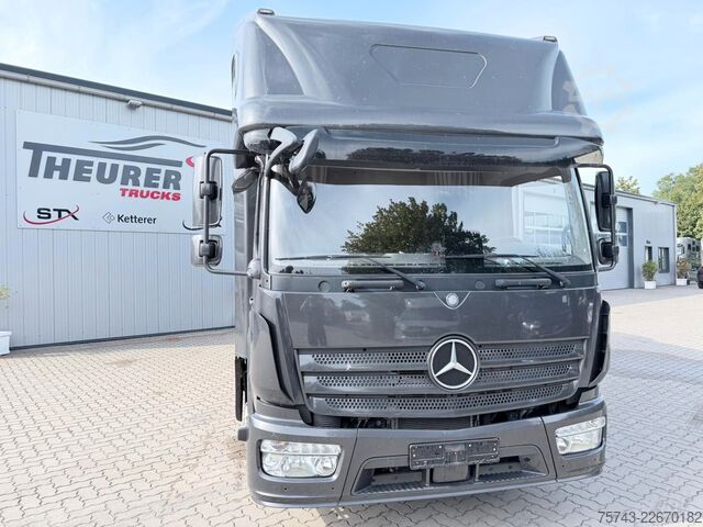 Sığır taşıma kamyonu MERCEDES-BENZ ATEGO 1021  Roelofsen 3  Pferde  Wohnung Dusche