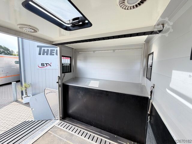 Sığır taşıma kamyonu MERCEDES-BENZ ATEGO 1021  Roelofsen 3  Pferde  Wohnung Dusche