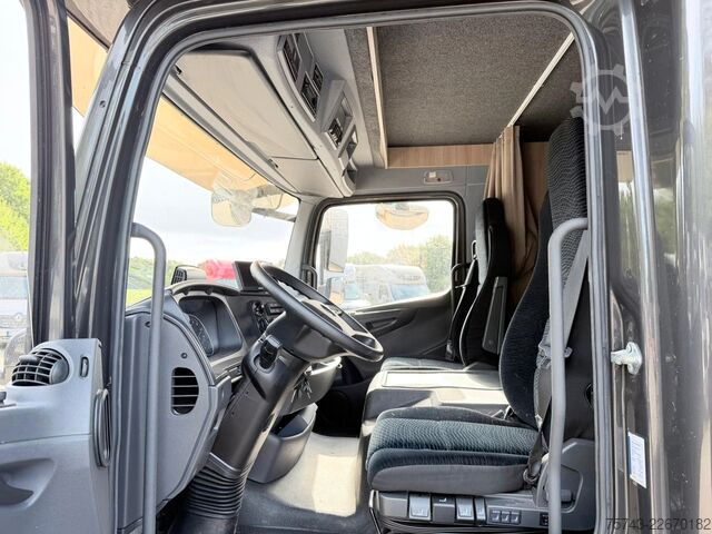 Sığır taşıma kamyonu MERCEDES-BENZ ATEGO 1021  Roelofsen 3  Pferde  Wohnung Dusche