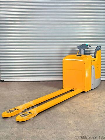 Não há condutor de porta-paletes Jungheinrich ER 225 - 2.400mm Gabeln - Service Neu-Batterie 87%